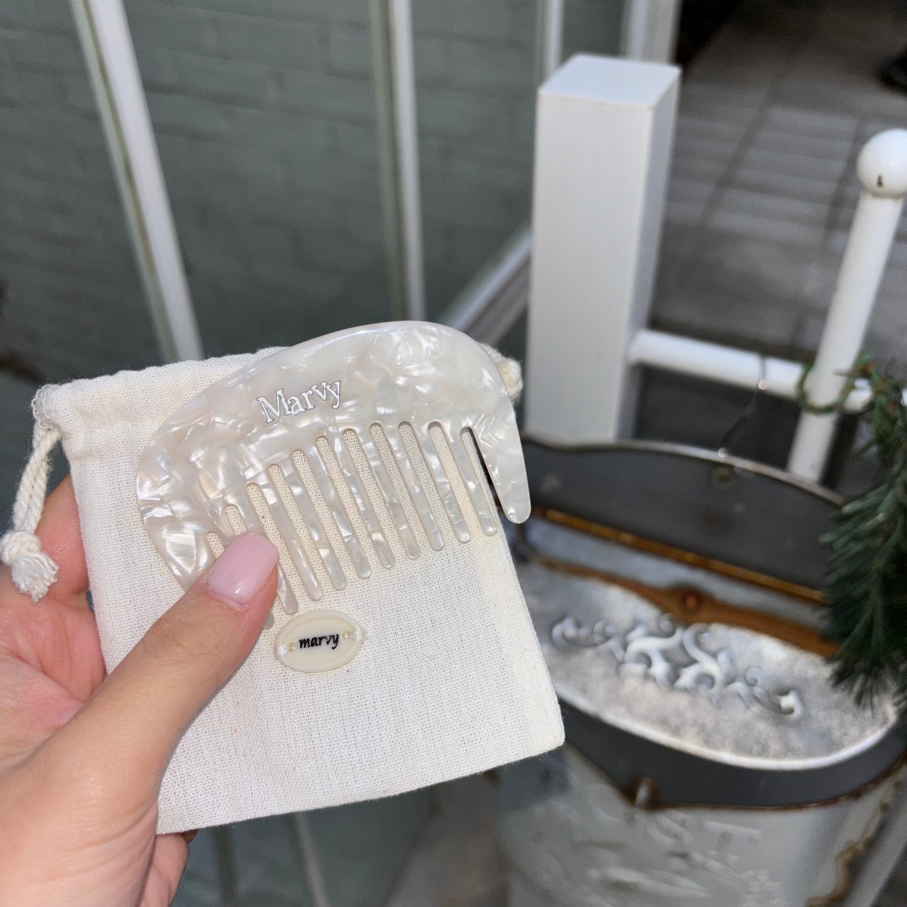 MRVY mini hair brush