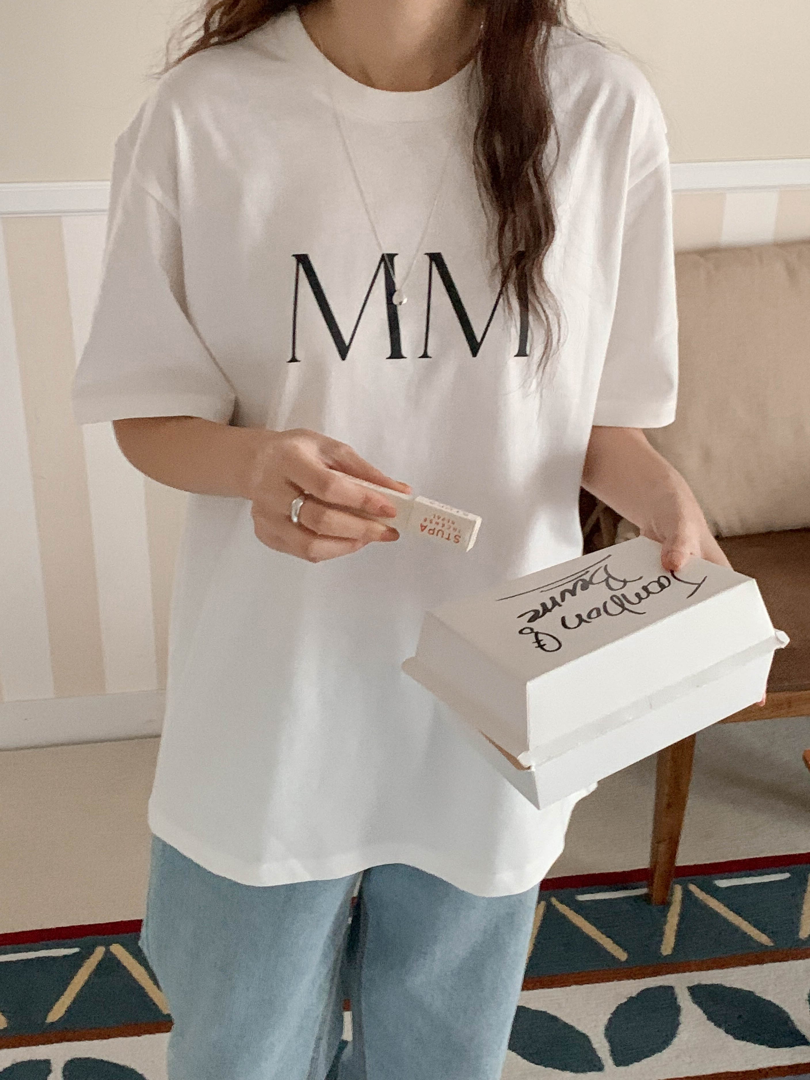 MM lettering graphic tee
