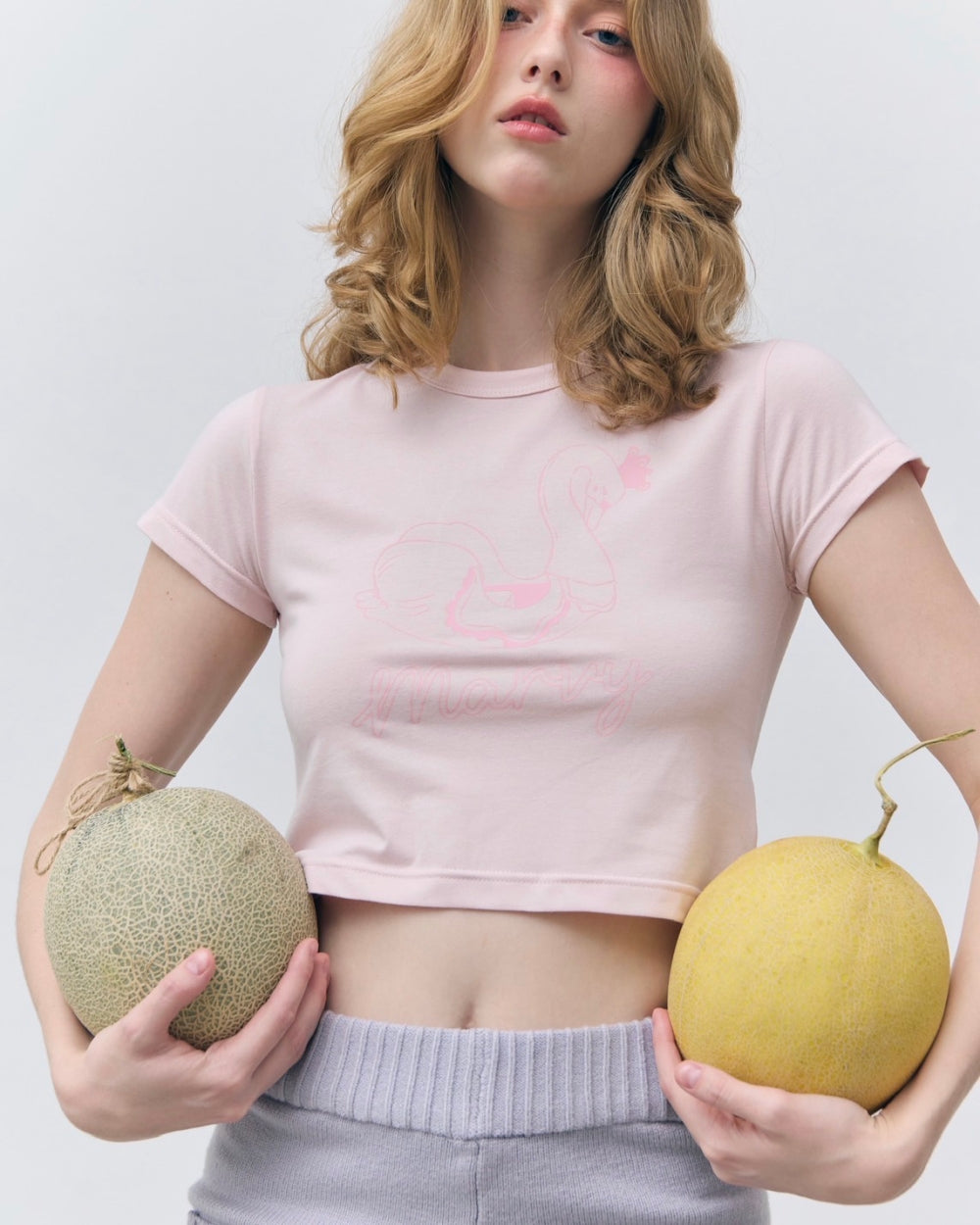 swan print crop tee