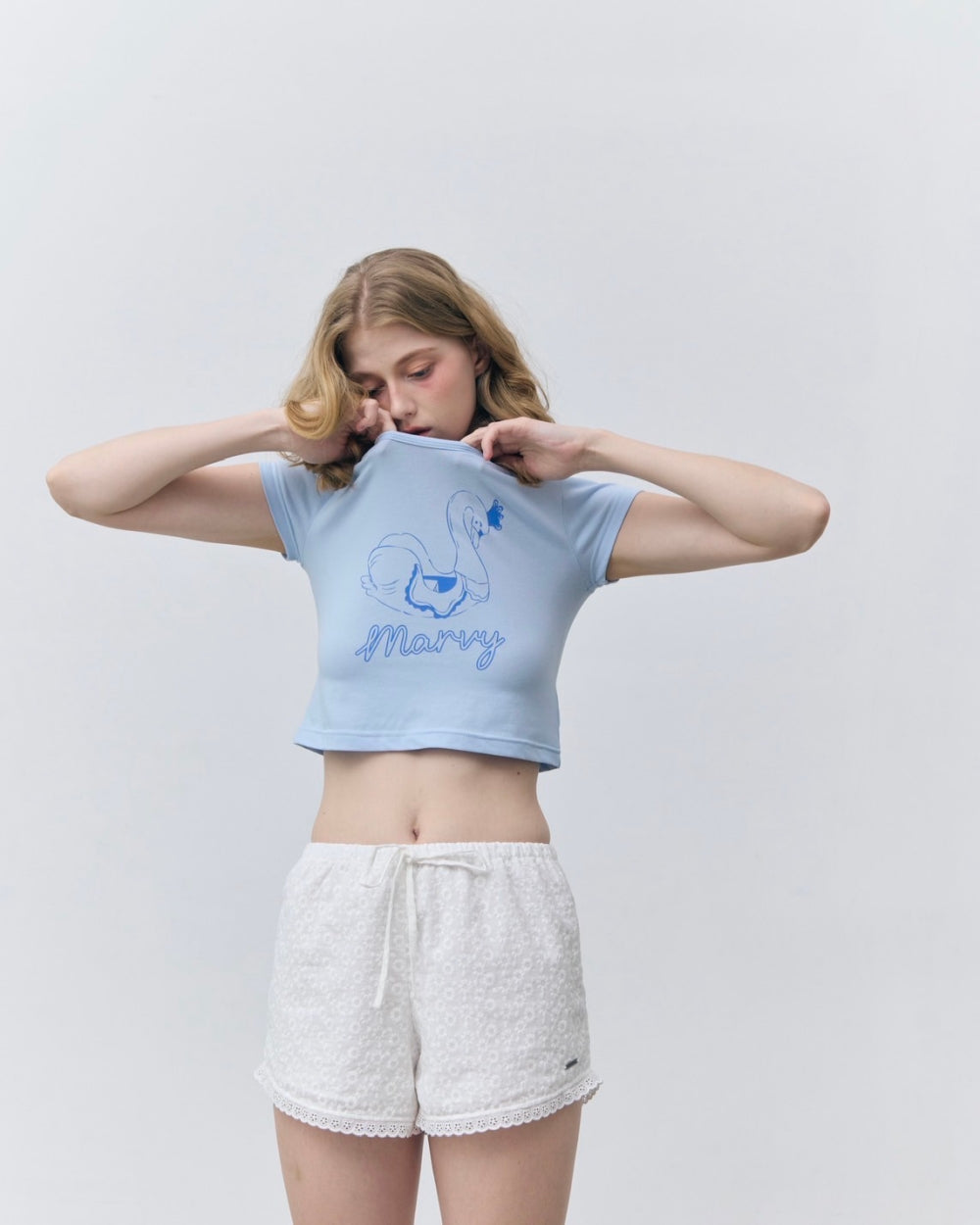swan print crop tee